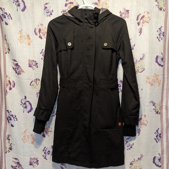 Three Stones Coat - Black - Picture 2 of 7